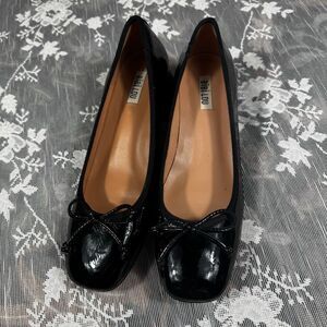 Bibi Lou Suzy Heeled Ballet Pump — Black Patent Leather with Bow Detail | EU 39